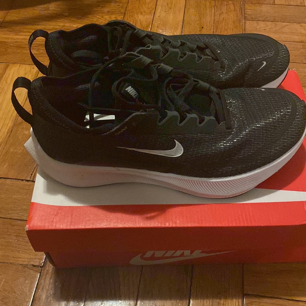 Nike Zoom Fly 4